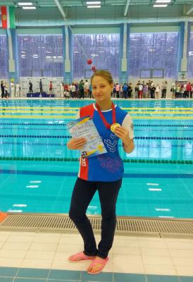 Юная рязанская пловчиха завоевала медали на отрытых детских соревнованиях «Я стану Олимпийцем»